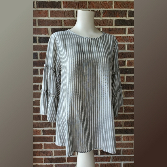 Ces Femne Gray and Ivory Striped Top - Picture 1 of 6